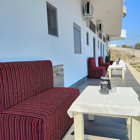 Apartment Nisajos *